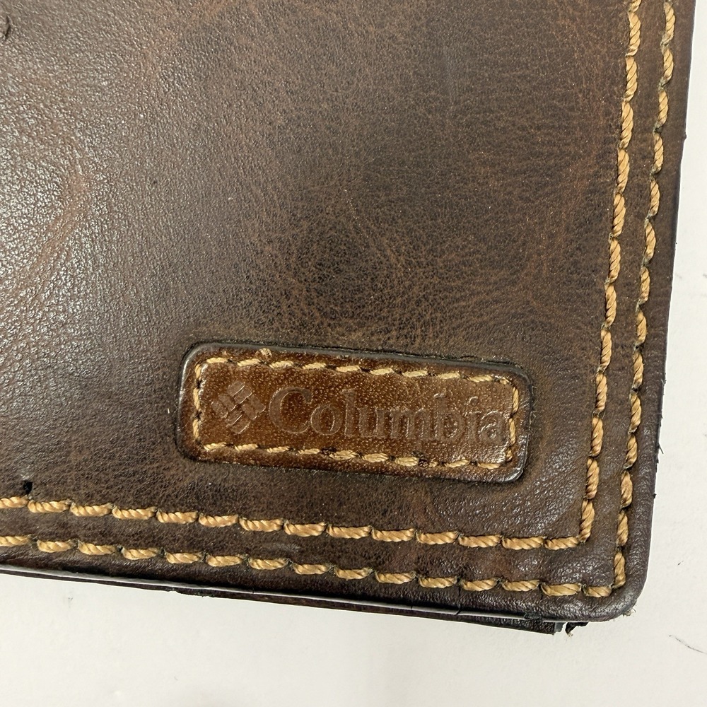 Columbia Brown Leather Bifold Wallet RFID ID Window Card Holder - Picture 2 of 9